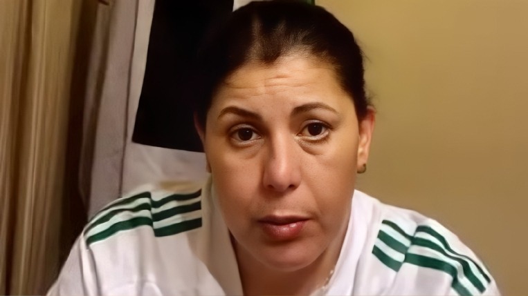 اعتقال المؤثرة الجزائرية صوفيا بنلمان في فرنسا بتهمة التهديد بالقتل